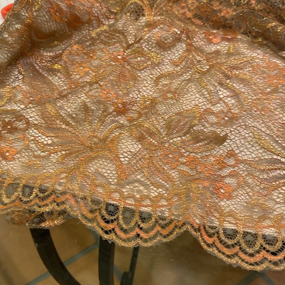 Lace dress - Picture 7 of 8